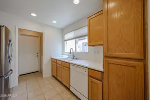 10389 W Burnett Rd, Peoria, AZ 85382 - Photo 13