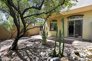 2725 E Mine Creek Rd, Phoenix, AZ 85024 - Photo 1