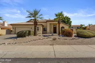3001 E Redfield Rd, Phoenix, AZ 85032 - Photo 1