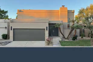 3048 E Stella Ln, Phoenix, AZ 85016 - Photo 1
