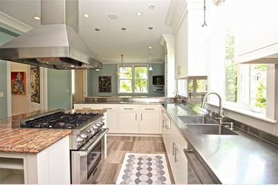 203 Coggeshall Avenue, Newport, RI 02840 - Photo 19
