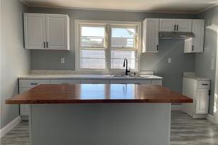 102 Ophelia St, Providence, RI 02909 - Photo 9