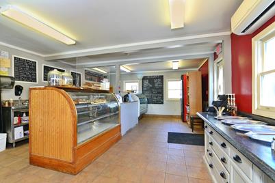 72 East Main Road, Middletown, RI 02842 - Photo 33