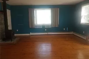 8 Katzman Pl, Newport, RI 02840 - Photo 5