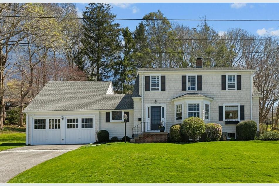 10 West Ave, Tiverton, RI 02878 MLS 1357062 Coldwell Banker