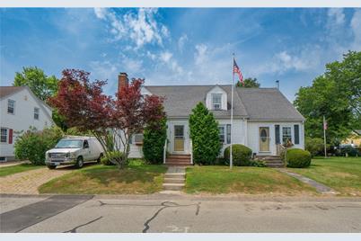 103 Champlin Place, Newport, RI 02840 - Photo 1