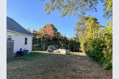 41 Cottage Street, Cranston, RI 02910 - Photo 25