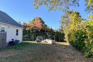 41 Cottage St, Cranston, RI 02910 - Photo 25