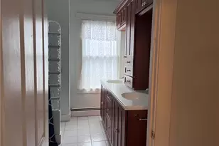 235 Spring St, Newport, RI 02840 - Photo 9