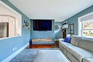 4 Hillcrest Ave, Smithfield, RI 02828 - Photo 9