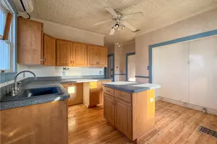 34 Smithfield Rd, Woonsocket, RI 02895 - Photo 19