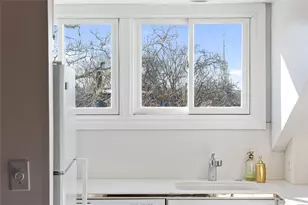 12 Mt Vernon St, Newport, RI 02840 - Photo 31