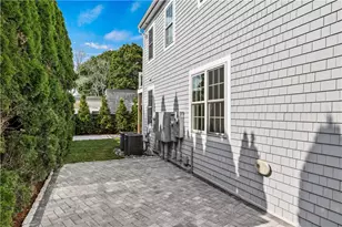 21 Bradford St, Bristol, RI 02809 - Photo 7