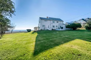 132 Memorial Blvd, Newport, RI 02840 - Photo 17