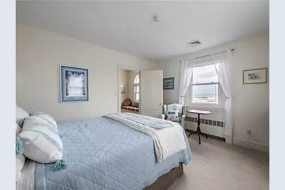 132 Memorial Boulevard, Newport, RI 02840 - Photo 13
