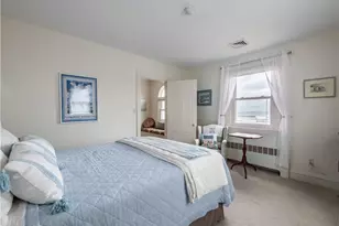 132 Memorial Blvd, Newport, RI 02840 - Photo 13