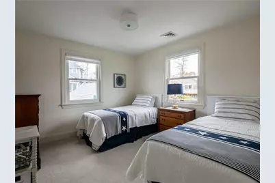 132 Memorial Boulevard, Newport, RI 02840 - Photo 15