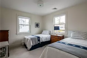 132 Memorial Blvd, Newport, RI 02840 - Photo 15