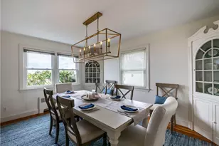 132 Memorial Blvd, Newport, RI 02840 - Photo 5