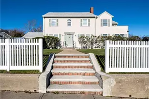 132 Memorial Blvd, Newport, RI 02840 - Photo 3