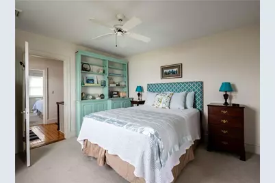 132 Memorial Boulevard, Newport, RI 02840 - Photo 13