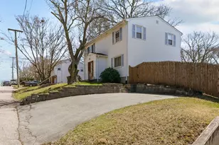 231 Hyde St, Cranston, RI 02920 - Photo 3