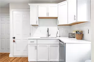 37 Warren Ave, Warren, RI 02885 - Photo 5