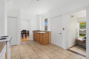 53 Warner St, Newport, RI 02840 - Photo 9