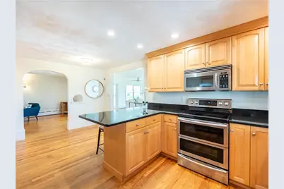 573 Wolcott Avenue, Middletown, RI 02842 - Photo 15