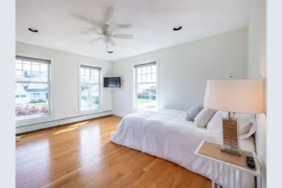 573 Wolcott Avenue, Middletown, RI 02842 - Photo 35