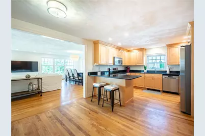 573 Wolcott Avenue, Middletown, RI 02842 - Photo 13