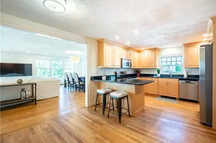 573 Wolcott Ave, Middletown, RI 02842 - Photo 13