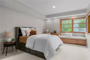 80 Clarendon Ave, Providence, RI 02906 - Photo 25