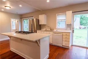 18 Railroad Ave, South Kingstown, RI 02892 - Photo 5