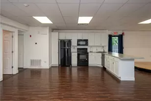 413 High St, Bristol, RI 02809 - Photo 9
