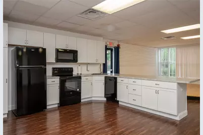 413 High Street, Bristol, RI 02809 - Photo 9