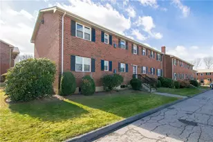 70 Carroll Ave, Newport, RI 02840 - Photo 31