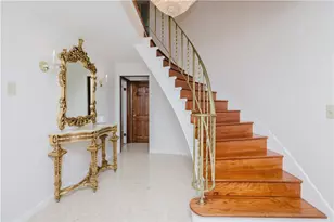 129 Lawrence Dr, Portsmouth, RI 02871 - Photo 17