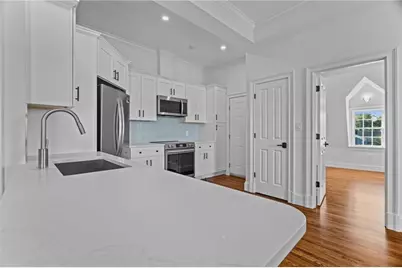 18 State Street #5 (3rd Floor East), Bristol, RI 02809 - Photo 9