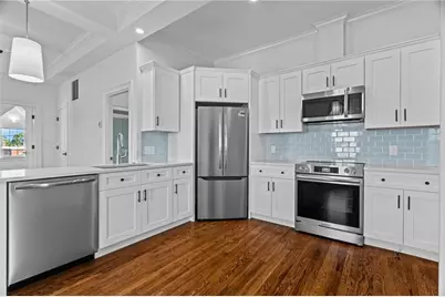 18 State Street #5 (3rd Floor East), Bristol, RI 02809 - Photo 5