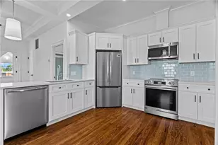 18 State St, Bristol, RI 02809 - Photo 5