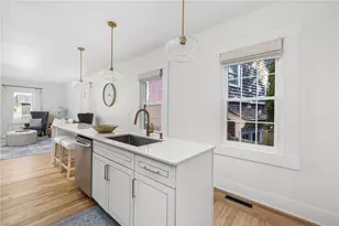 17 Old Beach Rd, Newport, RI 02840 - Photo 13