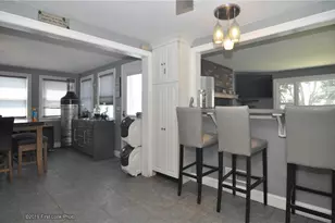 62 Stone Ave, Warwick, RI 02889 - Photo 9