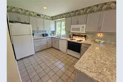 15 Hammersmith Road #33, Newport, RI 02840 - Photo 7