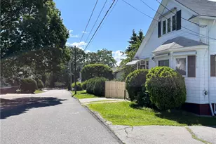 16 Winthrop St, Cranston, RI 02910 - Photo 13