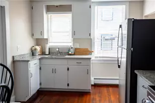 594 Thames St, Newport, RI 02840 - Photo 17