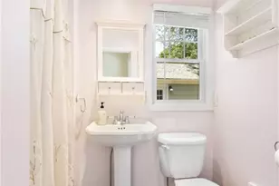 36 Kay Blvd, Newport, RI 02840 - Photo 19