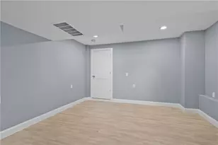 20 Summer St, Newport, RI 02840 - Photo 33