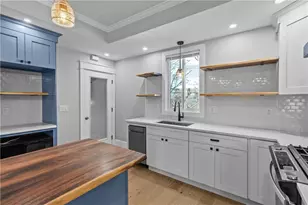 20 Summer St, Newport, RI 02840 - Photo 11