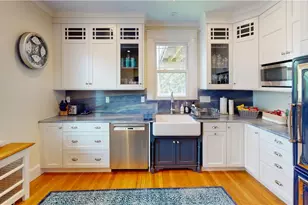 28 W Narragansett Ave, Newport, RI 02840 - Photo 11